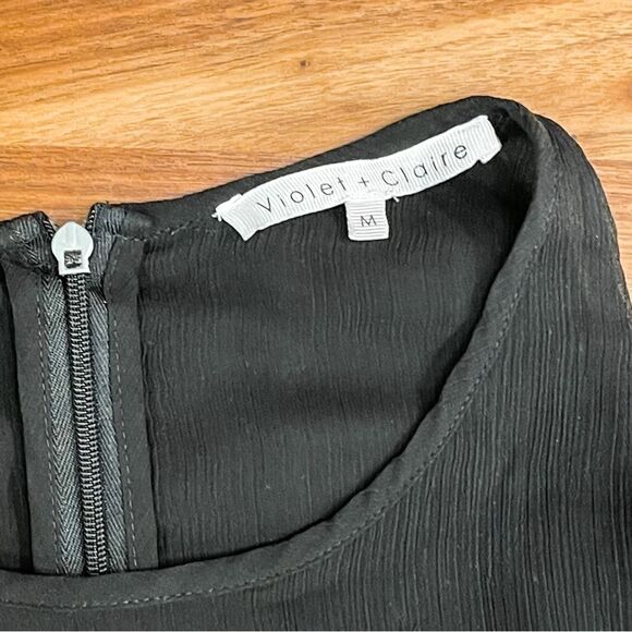 🍋 Violet + Claire •  Women’s Jewel Neck Top w/Sheer Back Detail Size M - Picture 6 of 8